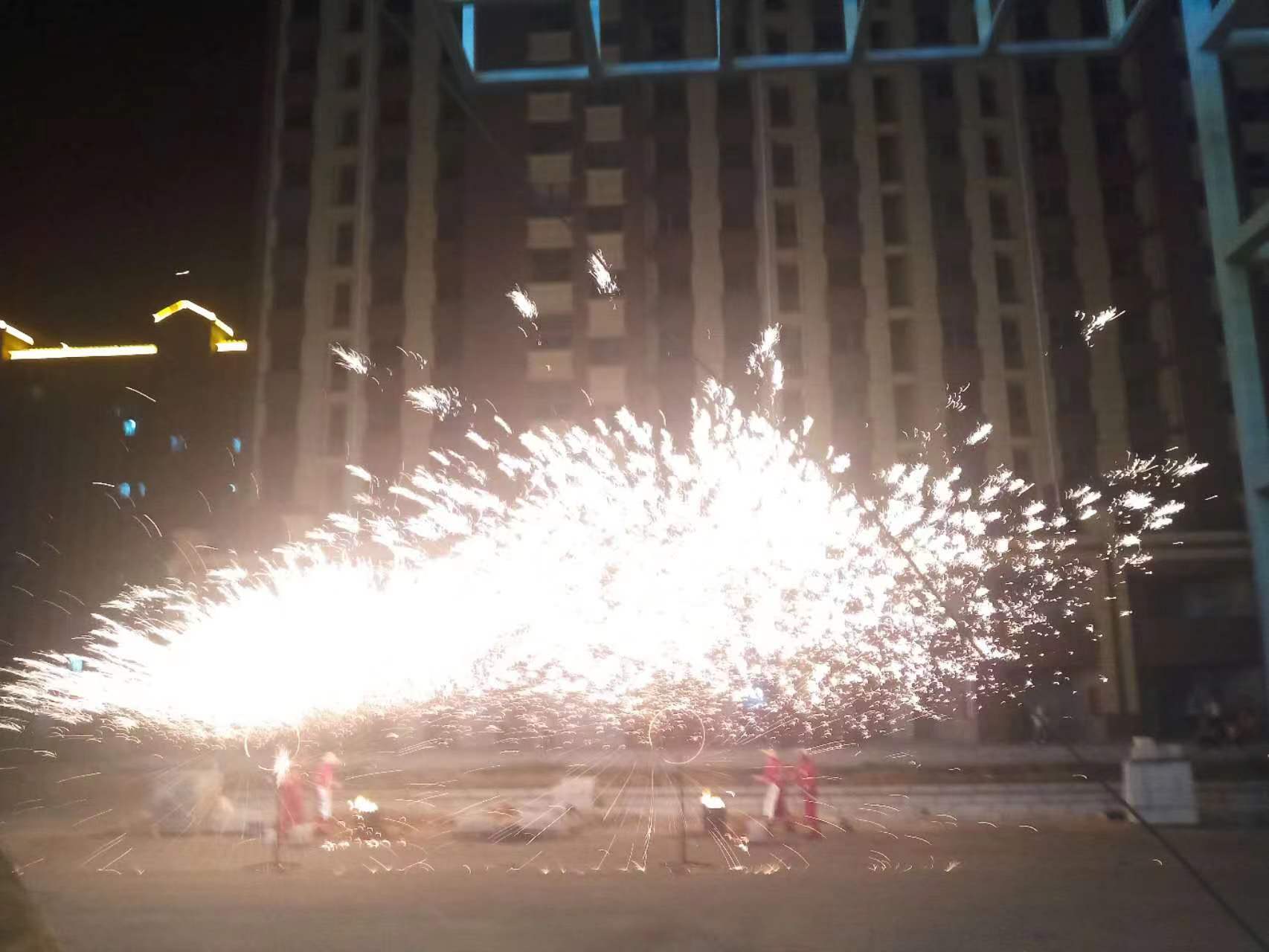 一群老师父们也很卖力，差点误伤我哈哈